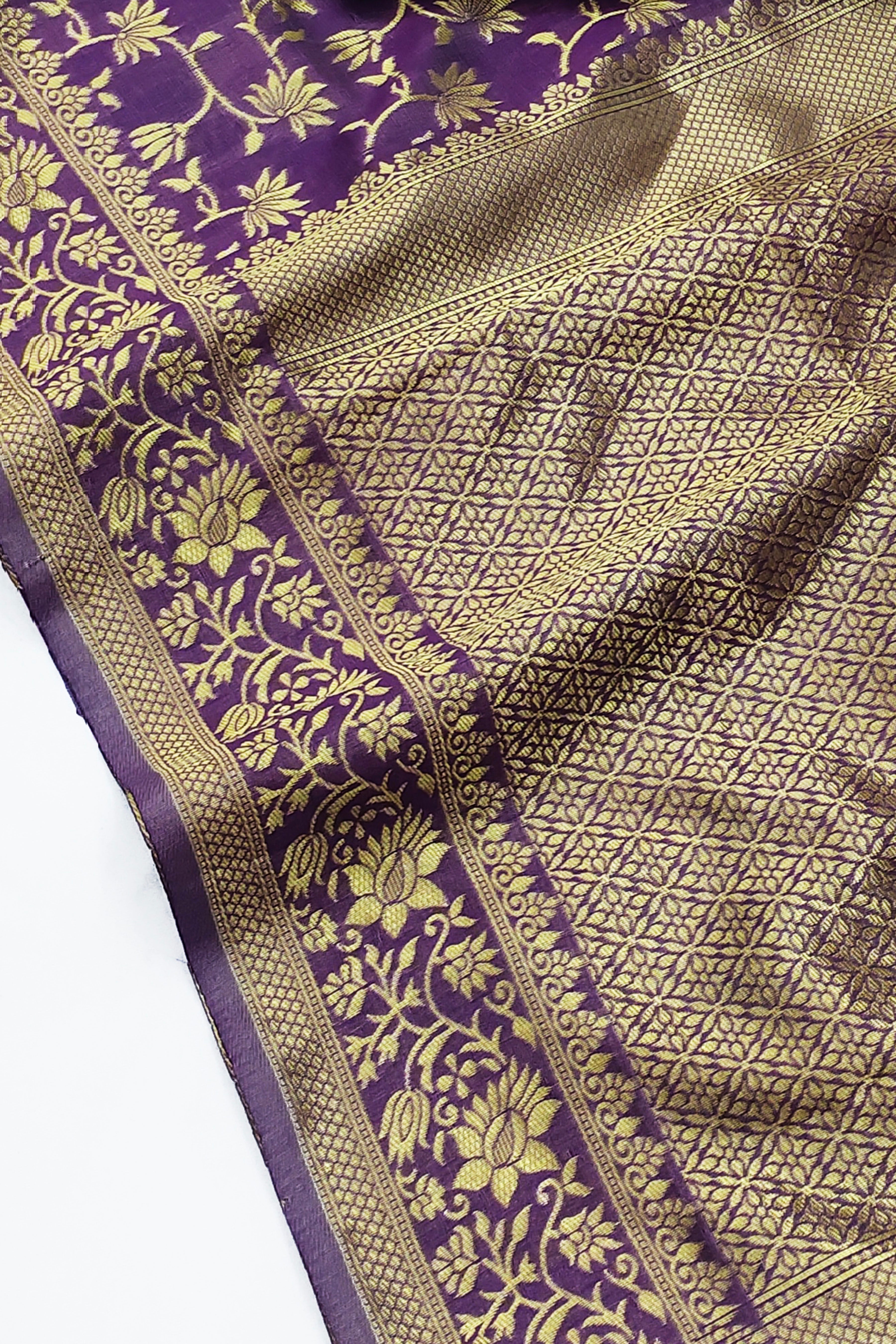 Ruhani – Elegant Plum Banarasi Silk Saree