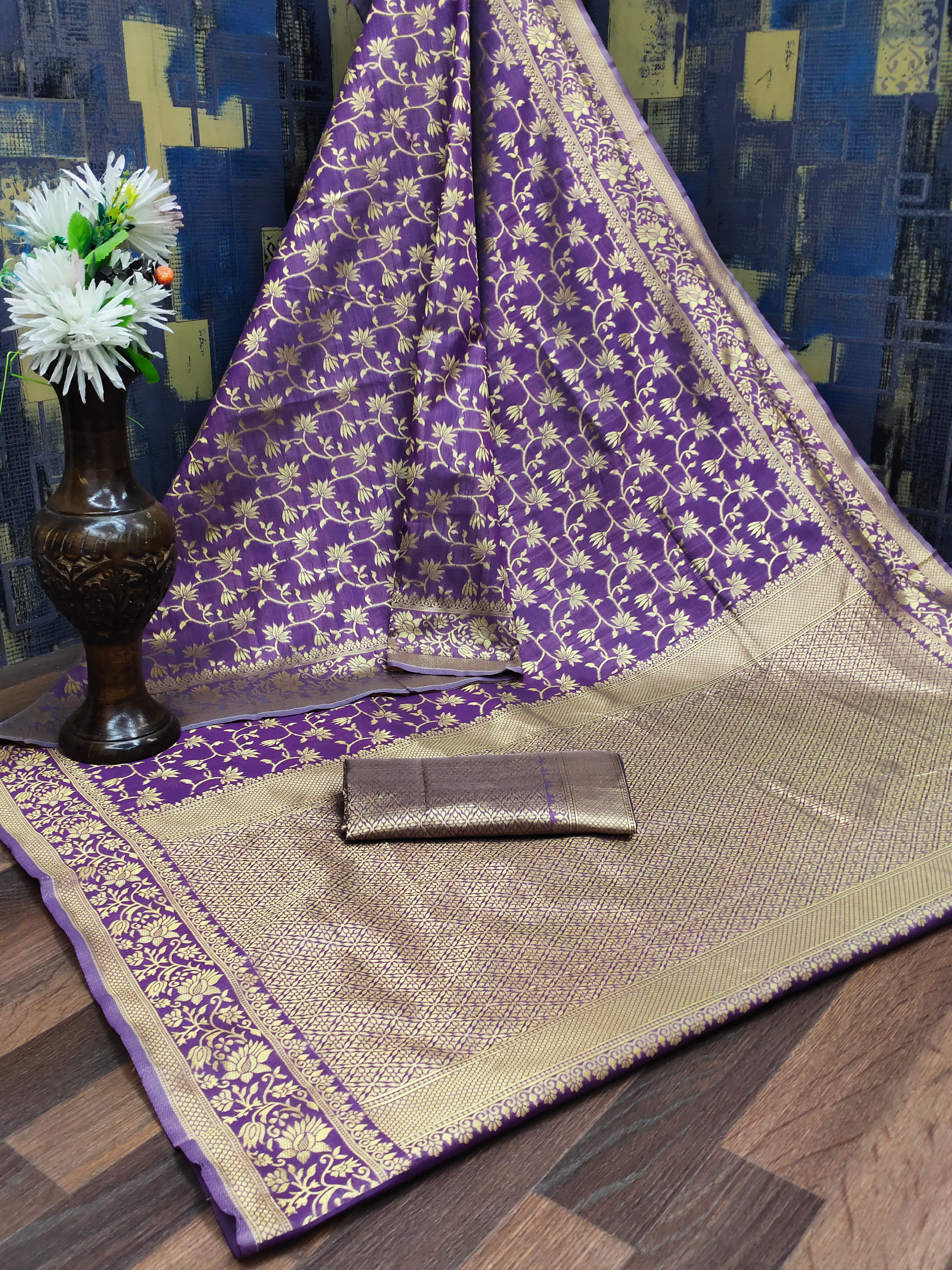 Ruhani – Elegant Plum Banarasi Silk Saree