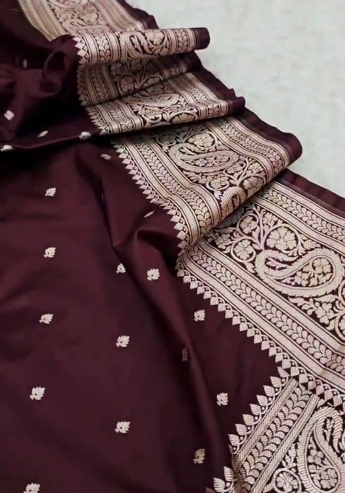Tavisha – Deep Maroon Banarasi Soft Silk Saree with Intricate Paisley Zari Weaving
