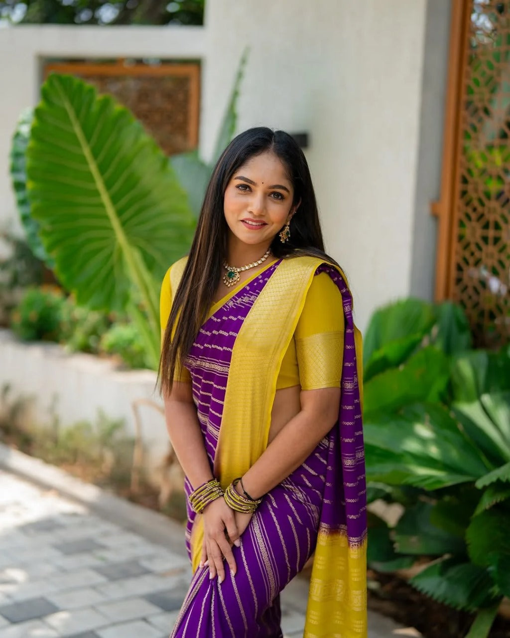 Devina – Banarasi Soft Silk Saree with Golden Zari Detailing and Graceful Charm