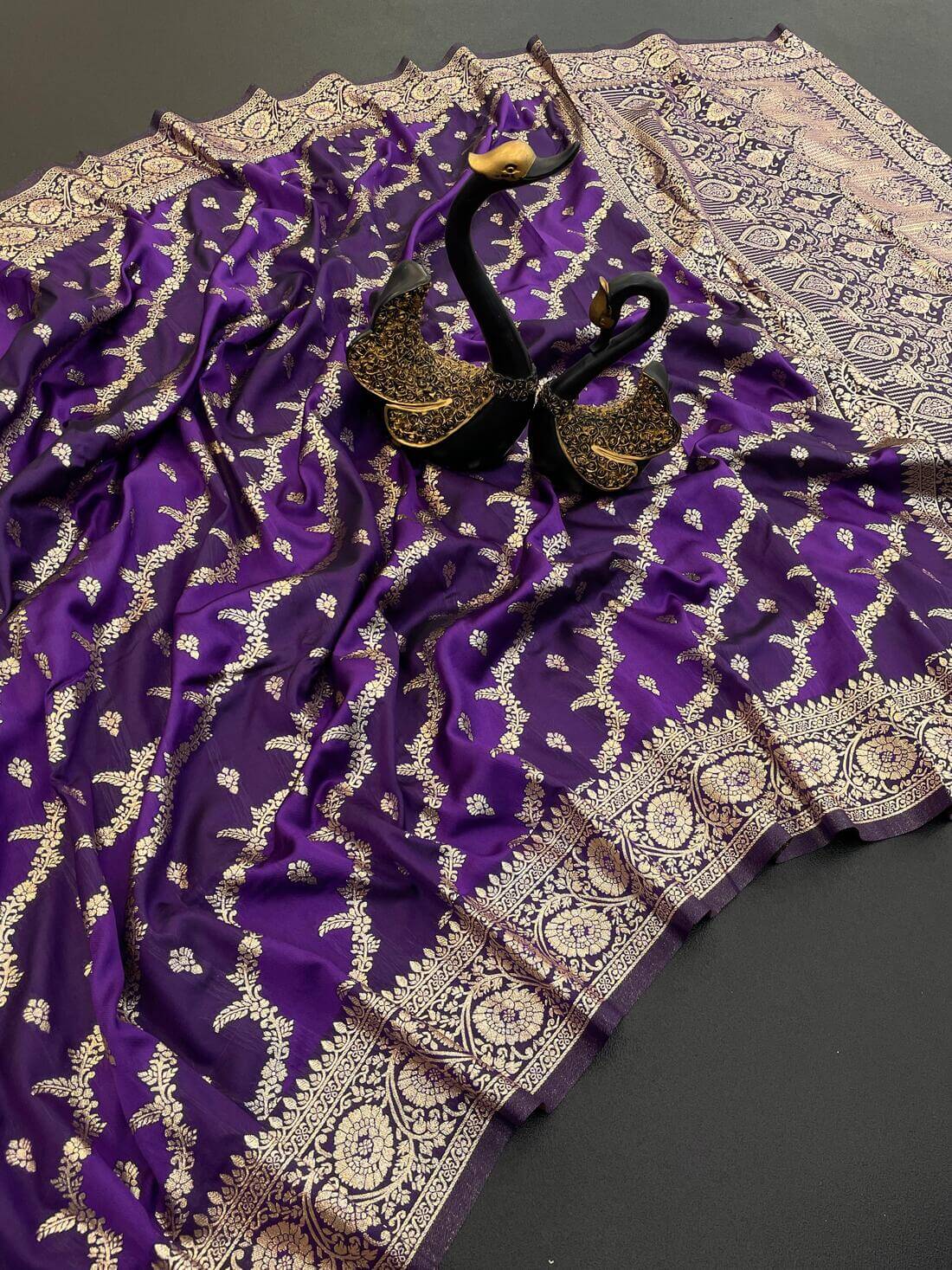 Deserving Purple Soft Banarasi Silk Saree With Classic Blouse Piece
